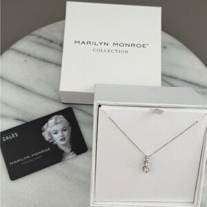 Marilyn Monroe Elegant Silver Necklace with Crystal Drops 10k LC Brand New